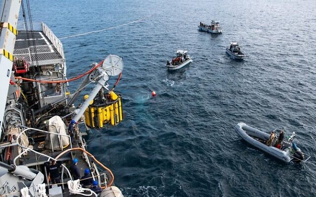 Israel's Shayetet 13 and Italy's Navy carry out a drill simulating a sinking submarine. (Israel Defense Forces)
