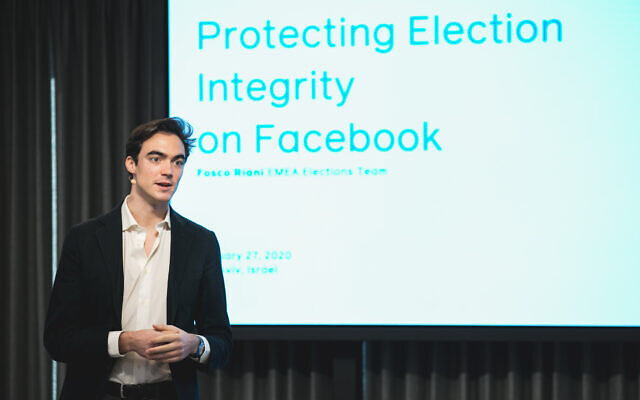 Facebook's Fosco Riani, of the US social network's election team speaking at Facebook offices in Tel Aviv on Jan. 27, 2020 (Tomer Foltyn)