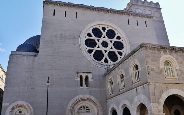The main synagogue in the northeast Italian city of Trieste (CC BY-SA Zacqary Adam Xeper/Wikimedia Commons)