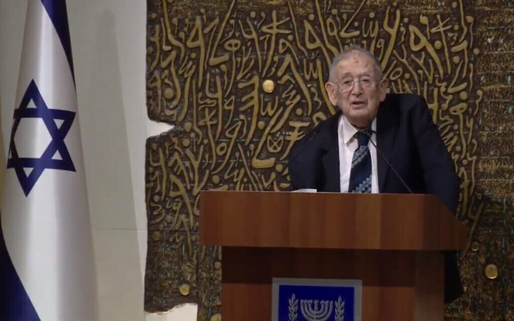 Holocaust scholar Prof. Yehuda Bauer addresses world leaders at a dinner at the President's Residence in Jerusalem as part of the World Holocaust Forum on January 22, 2020. (Olivier Fitoussi/Flash90)
