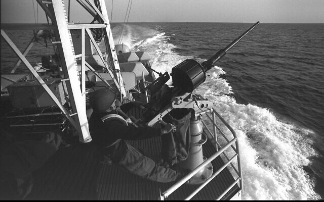 An anti-aircraft gunner onboard a missile boat during the Yom Kippur War, on October 11, 1973. (Alon Reininger/GPO)