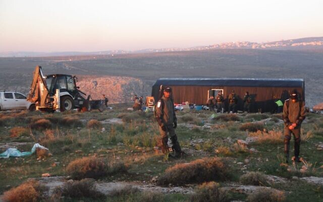 Security forces raze illegal structures at the Ma’ale Shlomo, February 5, 2020 (Honenu)