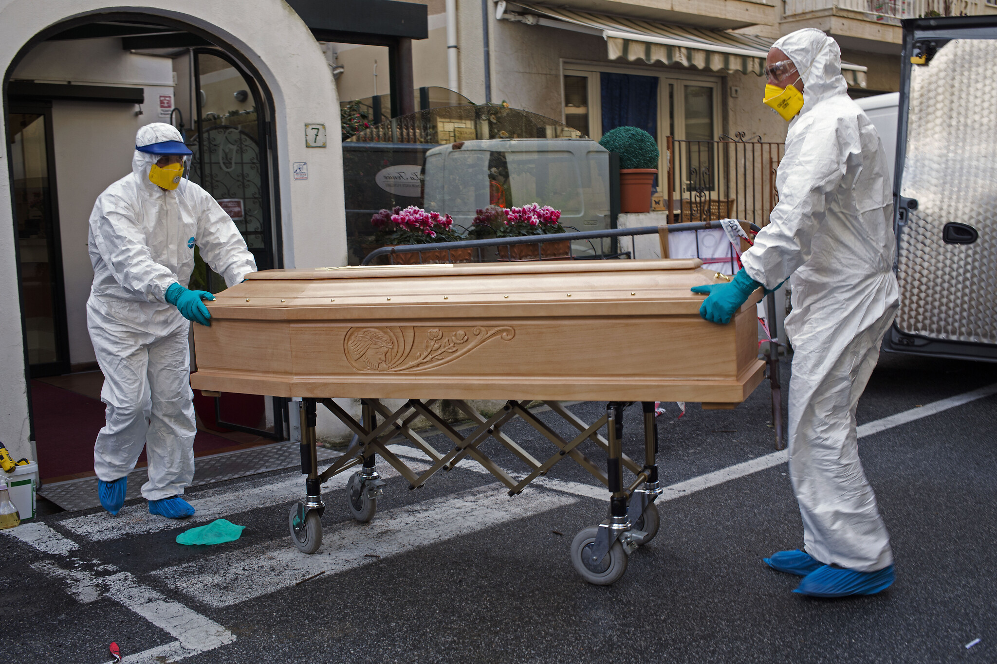 Italy coronavirus death toll jumps to 52; 4 dead in France | The ...