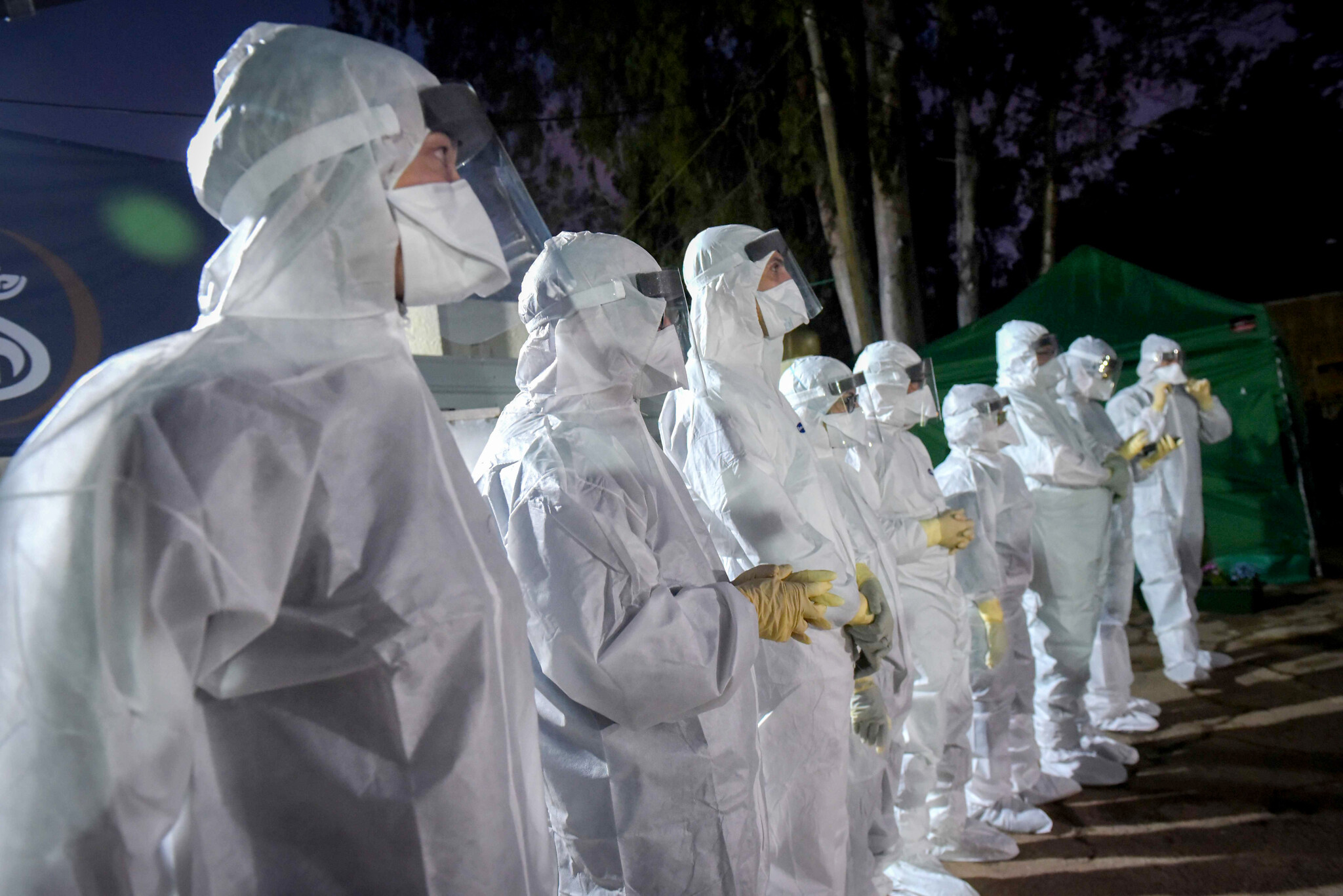 Israel seeking to avert worst-case scenario of 21,600 virus deaths ...