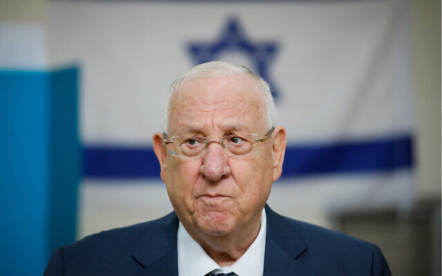 President Reuven Rivlin casts his ballot at a voting station in Jerusalem, March 2, 2020. (Olivier Fitoussi/Flash90)