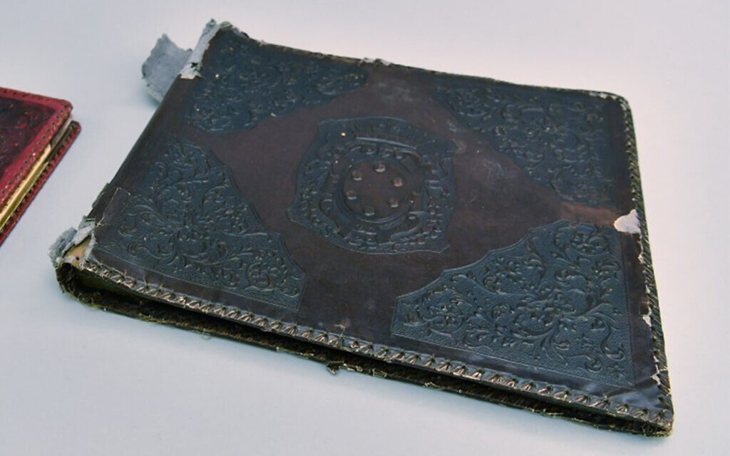 apologi Forøge Læring Researchers find Nazi photo album bound with human skin | The Times of  Israel