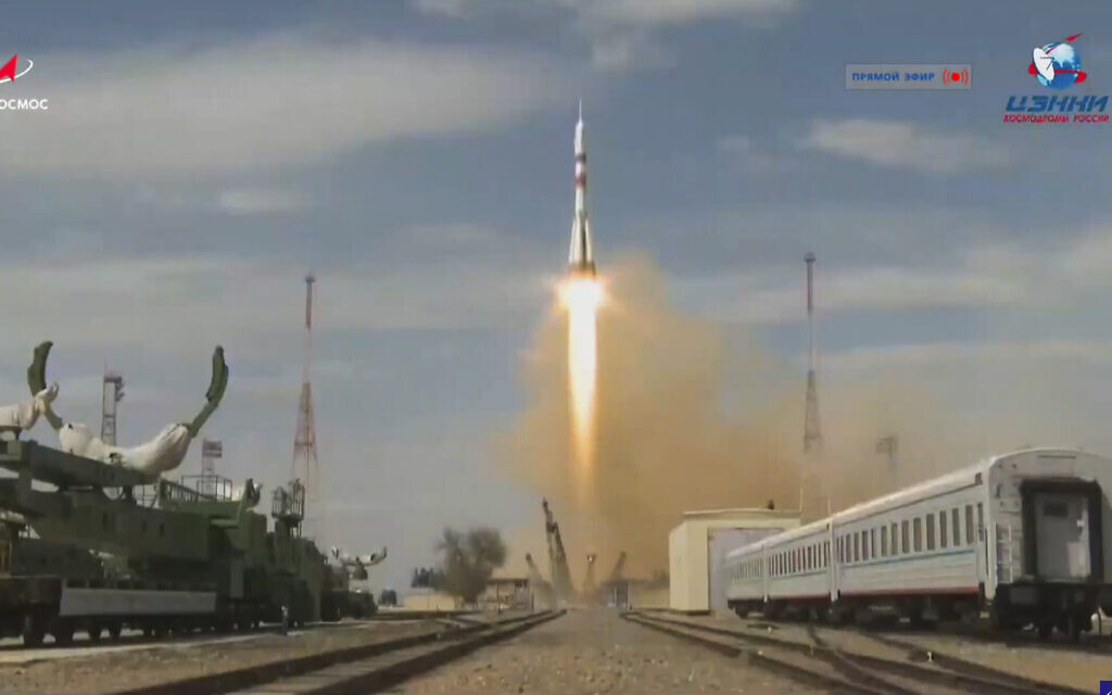 Russia and China plan to build joint lunar space station | The Times of ...