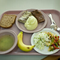Illustrative: View of a hospital patient food tray. (Moshe Shai/FLASH90)