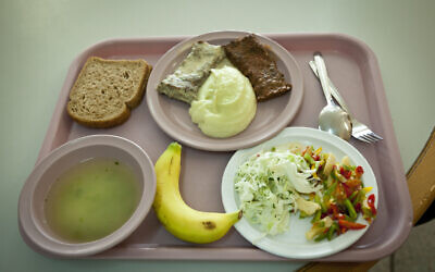 Illustrative: View of a hospital patient food tray. (Moshe Shai/FLASH90)