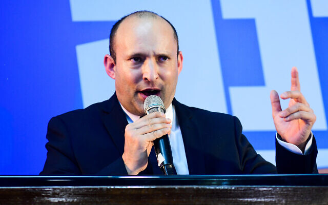 Defense Minister Naftali Bennett at his Yamina party's campaign headquarters in Ramat Gan on March 2, 2020. (Flash90)