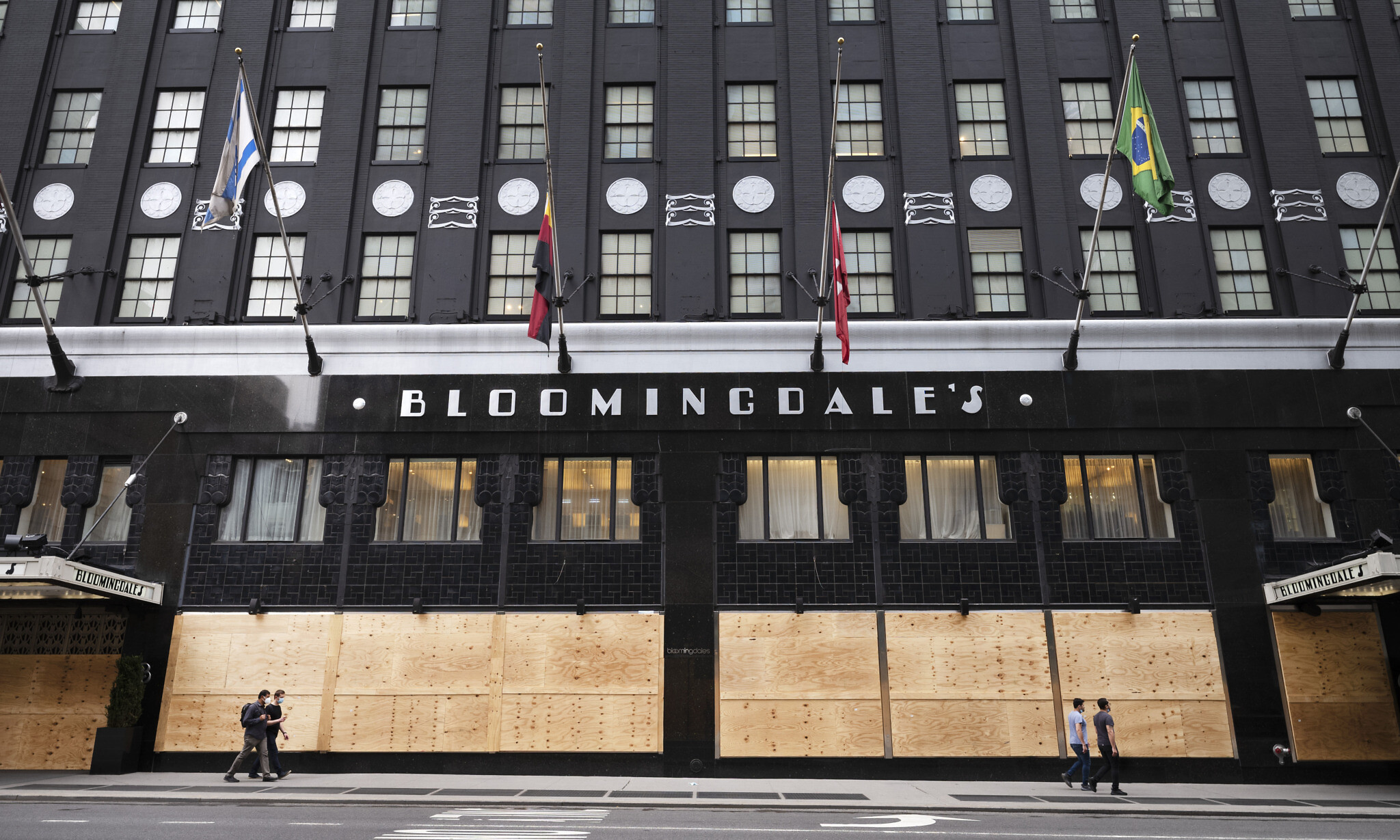 Bloomingdale's on 59th Street to reopen after fire breaks out in storage  room - ABC7 New York