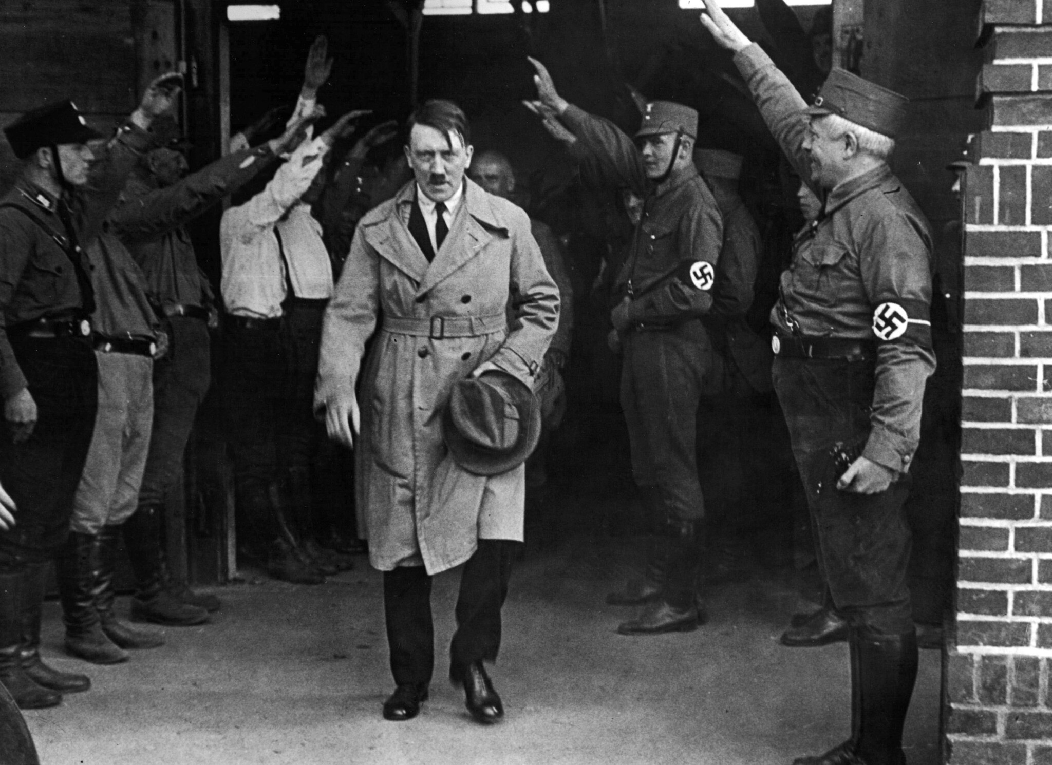 希特勒“魔性”摆拍旧照