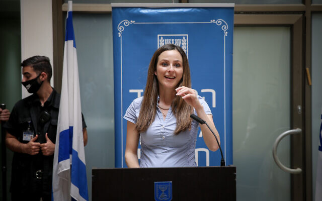 New Minister of Social Equality Meirav Cohen at a ceremony marking her takeover from previous minister Gila Gamliel, held at the Ministry of Social Equality in Jerusalem on May 18, 2020. (Flash90)