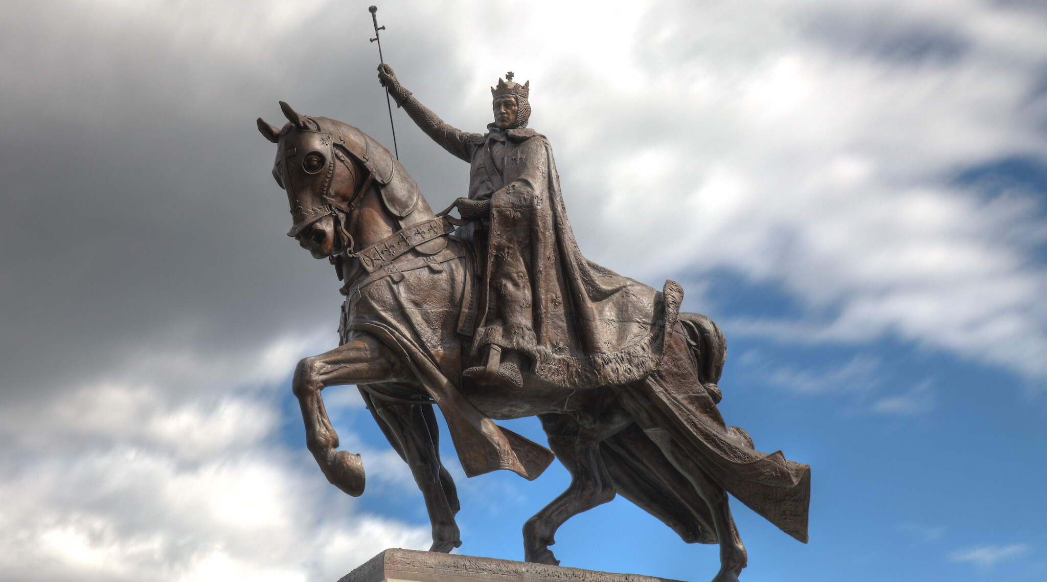 History of St. Louis IX reveals love for poor, justice — and a