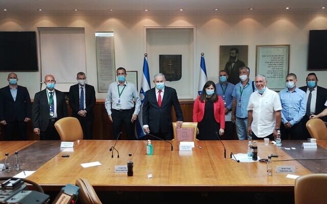 Prime Minister Benjamin Netanyahu (5th from L) and Settlements Minister Tzipi Hotovely (6th from L) meet with settler leaders in the Prime Minister's Office on June 7, 2020. (Courtesy)