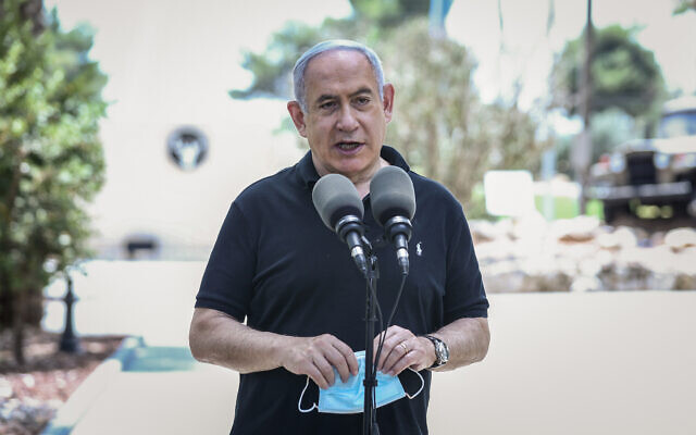 Prime Minister Benjamin Netanyahu visits an IDF Northern Command base in Safed on July 28, 2020. (David Cohen/Flash90)