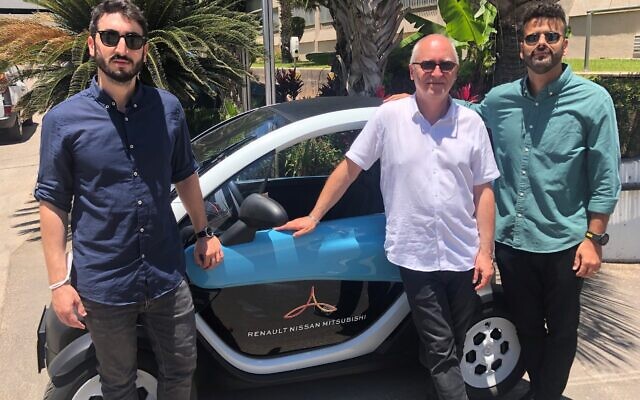 Slava Bronfman, Cybellum CEO, left to right, with Etienne Barbier, director at the Alliance Innovation Lab Tel Aviv and 
Eldad Raziel, cybersecurity leader at the Alliance Innovation Lab Tel Aviv (Courtesy)