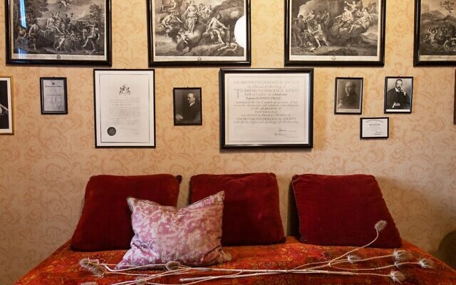 Freud's Vienna private rooms open, bereft of furniture | The Times of ...