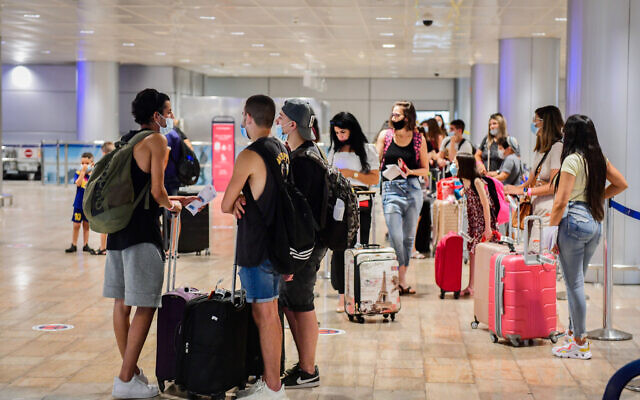 The departure hall at the Ben Gurion International Airport on August 16, 2020. (Avshalom Sassoni/Flash90)