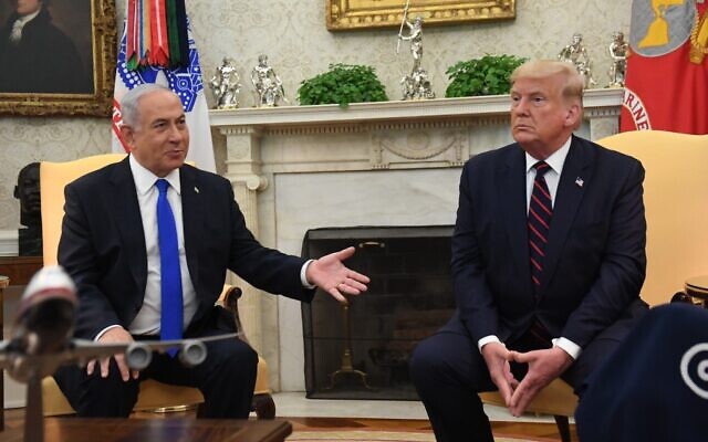US President Donald Trump (left) and Israeli Prime Minister Benjamin Netanyahu during a bilateral meeting in the Oval Office of the White House in Washington, DC, September 15, 2020 (SAUL LOEB / AFP)