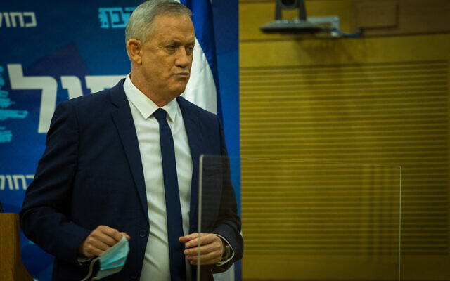 Defense Minister Benny Gantz delivers a statement to the media at the Knesset, on August 24, 2020. (Oren Ben Hakoon/ Flash90)