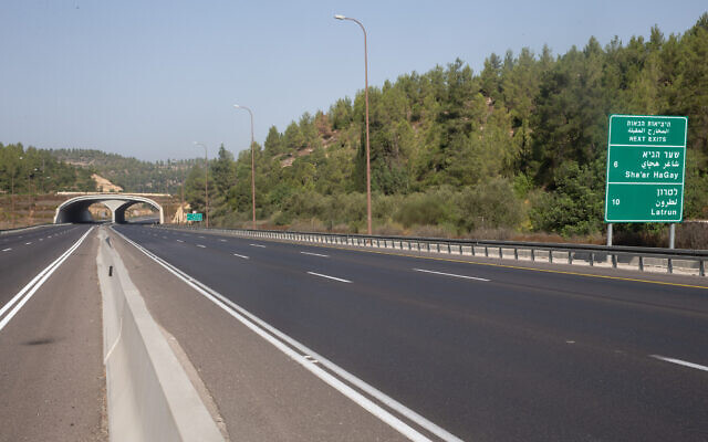 An empty stretch of road on Route 1 is seen on September 19, 2020, during a nationwide coronavirus lockdown. (Yossi Aloni/Flash90)
