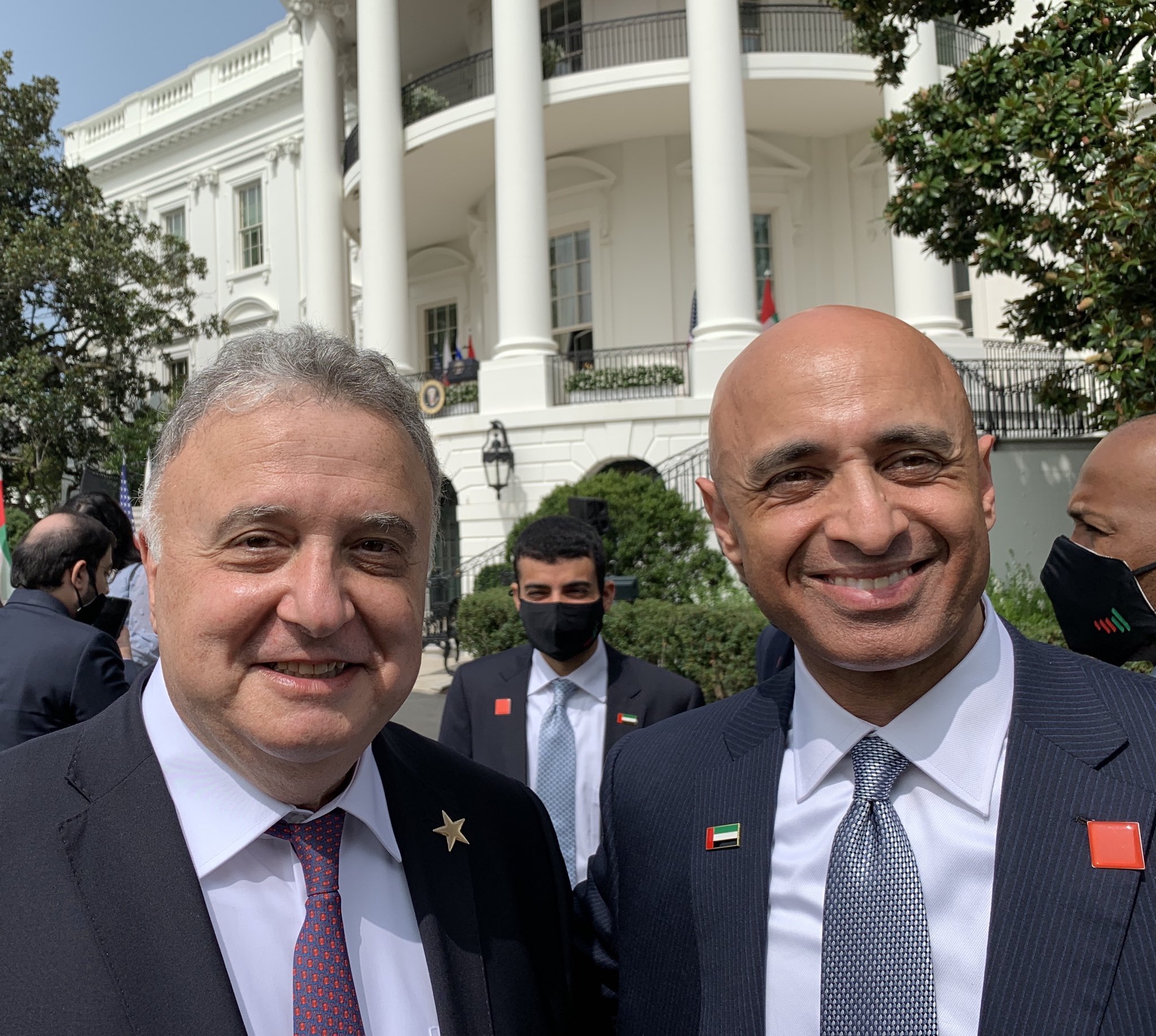 Israeli Ambassador to Germany Jeremy Issacharoff, left, with UAE Ambassador to the US Yousef al-Otaiba, at the White House, September 15, 2020 (courtesy)