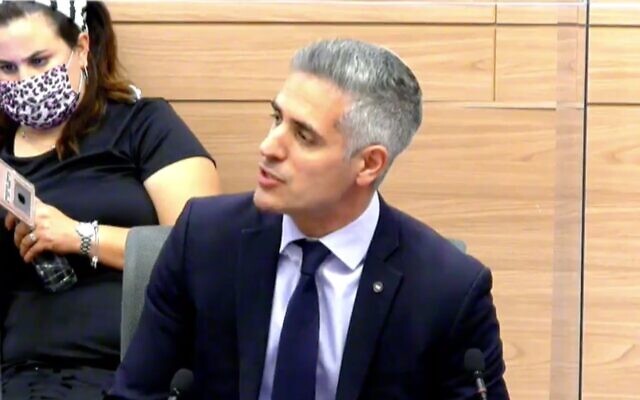 AJC managing director of global communications Avi Mayer presents the findings of a new survey of anti-Semitism in the US to the Knesset Aliya Committee, October 27, 2020. (Screenshot)