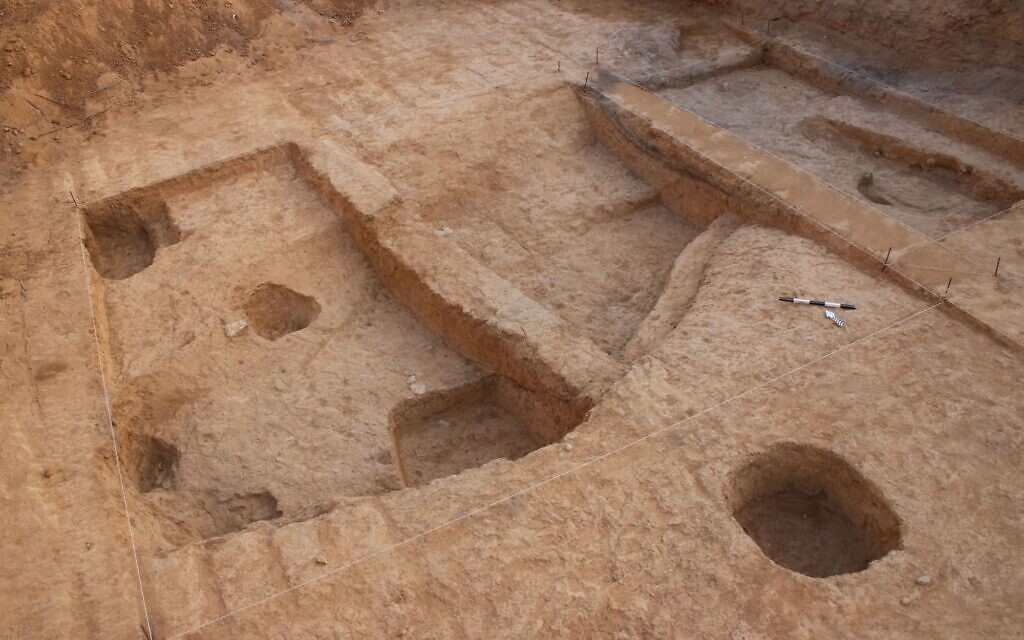 6,500-year-old copper smelting operation at the Neveh Noy neighborhood of Beersheba. (Talia Abulafia/Israel Antiquities Authority)