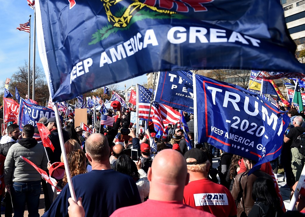 10,000 Trump supporters rally in Washington, claiming election fraud
