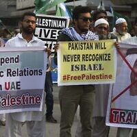 Pakistan's foreign minister: Israel has 'deep pockets' and controls the  media