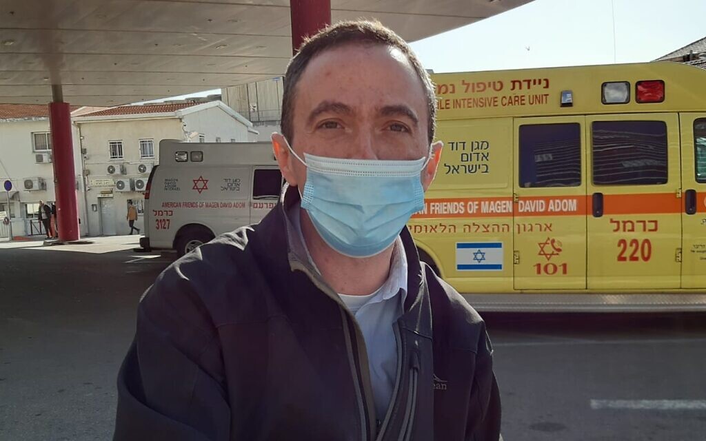 Rabbi Mike Schultz outside of Rambam Medical Center on December 30, 2020. (Nathan Jeffay/Times of Israel)