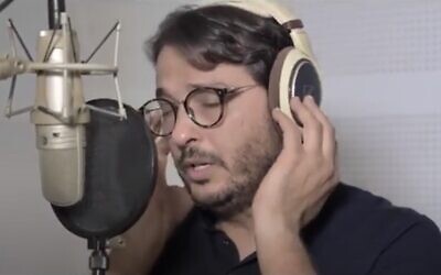 Tunisian singer Noomane Chaari performs 'Peace Between Neighbors' (video screenshot)
