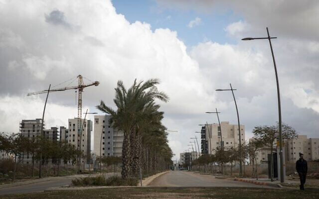 View of new home being built in the southern Israeli town of Netivot, Janury 21, 2017. (Nati Shohat/Flash90)