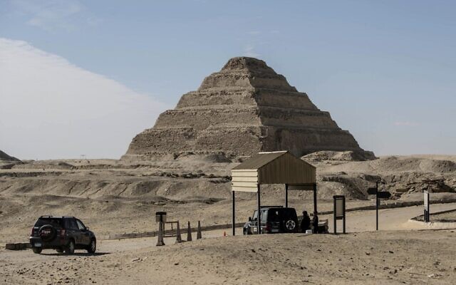 Egyptian security officers man their station across from the step pyramid of Djoser at the Saqqara necropolis south of Cairo, on January 17, 2021. (Khaled DESOUKI / AFP)