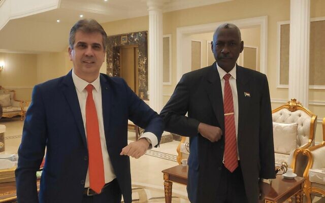 Israeli Intelligence Minister Eli Cohen (L) meets with Sudanese Defense Minister Yassin Ibrahim in Khartoum on January 25, 2021 (Courtesy)