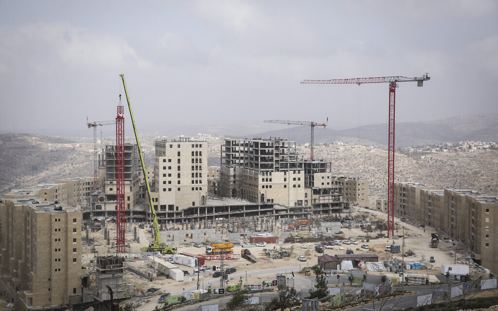After approving settlements, Gantz advances permits for Palestinian construction - Vimarsana News