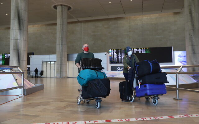 The arrival hall at the almost empty Ben Gurion International Airport on January 25, 2021. (Yossi Aloni/Flash90)