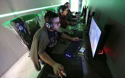 Iran gamers battle obstacles of US sanctions: 'We just want to play