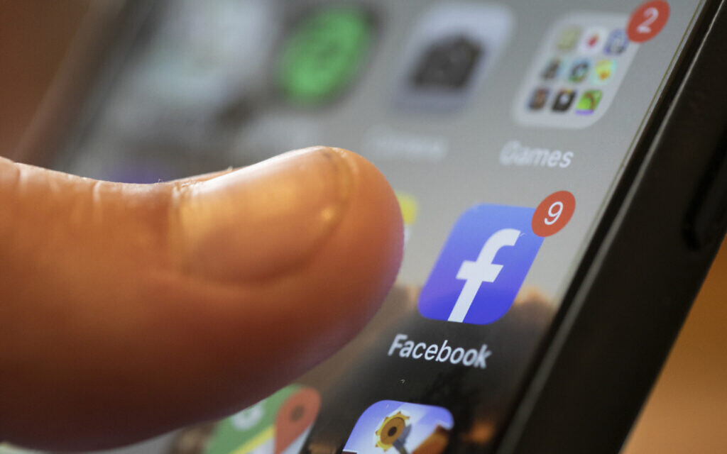 Angry backlash, misinformation fears after Facebook blacks out news in Australia - Vimarsana News