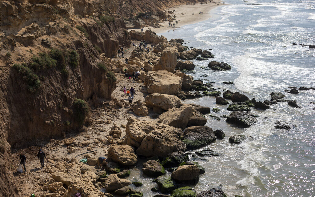 Government shuts all of Mediterranean beaches due to tar spill - Vimarsana News