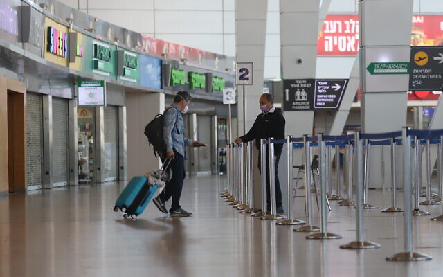 The departure hall at Ben Gurion Airport on January 25, 2021. (Yossi Aloni/Flash90)