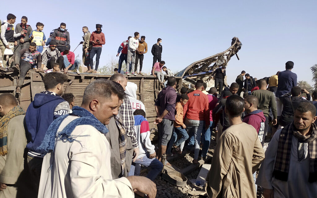 egypt-buries-train-crash-dead-as-number-of-fatalities-revised-down-to-19