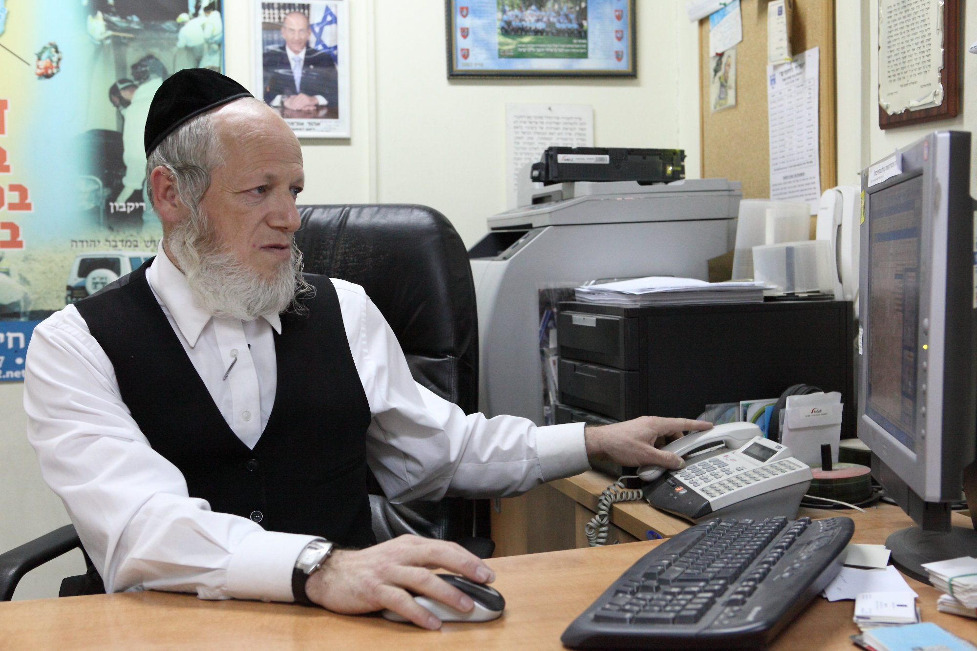 Yehuda Meshi-Zahav, chairman of the ZAKA emergency response organization, on February 4, 2010. (Yaakov Naumi/Flash90)