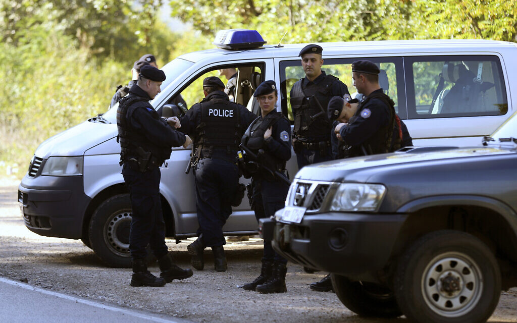 Η γερμανική αστυνομία πραγματοποιεί επιδρομές σε τηλεφωνικά κέντρα που φέρεται να εκτελούν επενδυτικές απάτες που συνδέονται με το Ισραήλ