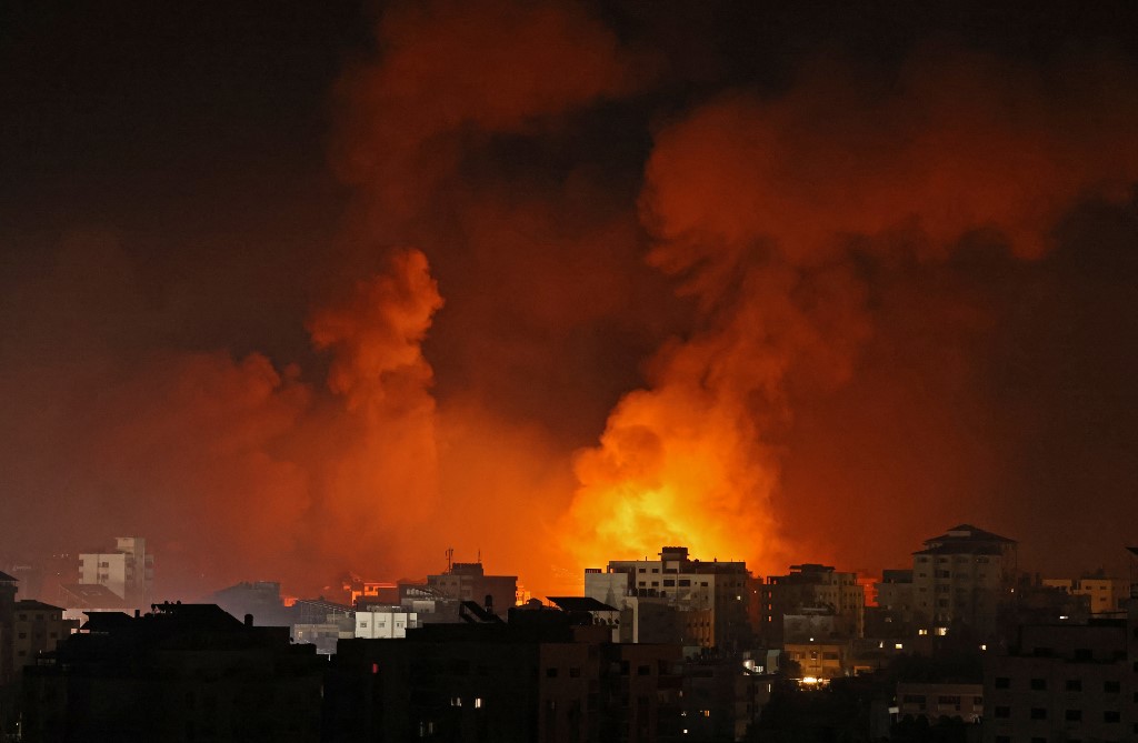 Heavy Rocket Fire Hits Center South Hamas Leader S Home Targeted In Iaf Strike The Times Of Israel