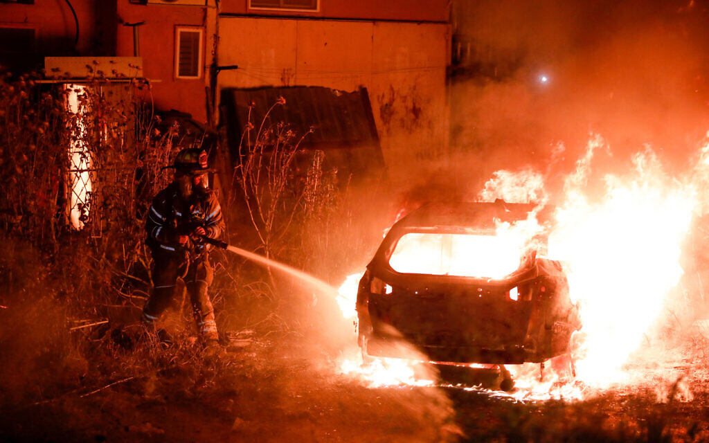 15 arrested in fresh clashes in East Jerusalem's Sheikh Jarrah neighborhood - Vimarsana News