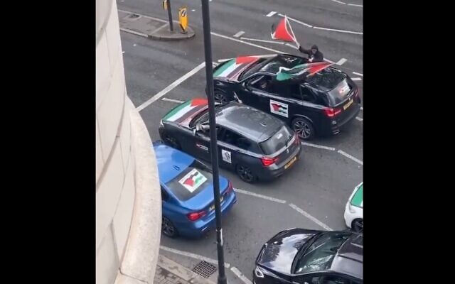 A convoy of cars filmed on London's Finchley Road, with passengers yelling antisemitic obscenities, on May 16, 2021. (Screenshot)
