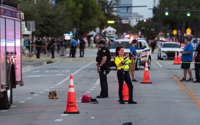 Driver crashes into crowd at Pride parade in Florida; 1 dead