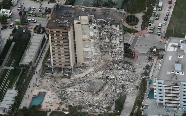 Part of the 12-story oceanfront Champlain Towers South Condo that collapsed early June 24, 2021 in Surfside, Florida. (Amy Beth Bennett/South Florida Sun-Sentinel via AP)